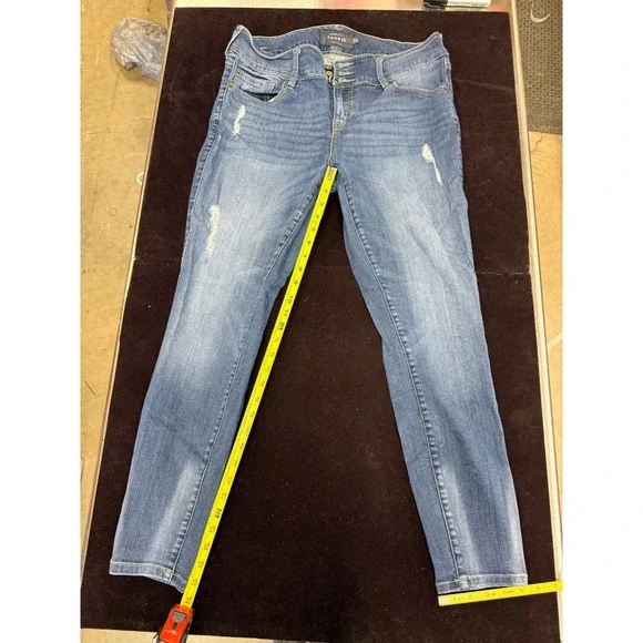 Torrid Premium Jegging Womens 16R Medium Wash Distressed Skinny Jeans Multi - Picture 1 of 5